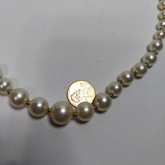 Necklace Faux pearls With goldtone spacers 22" - Picture 4 of 5